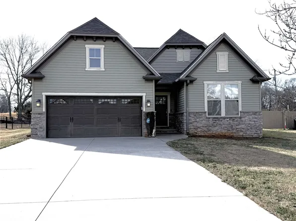 1011 Drakes Xing, Anderson, SC 29625