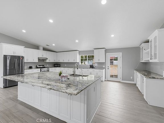 5th image of 18060 Walnut St