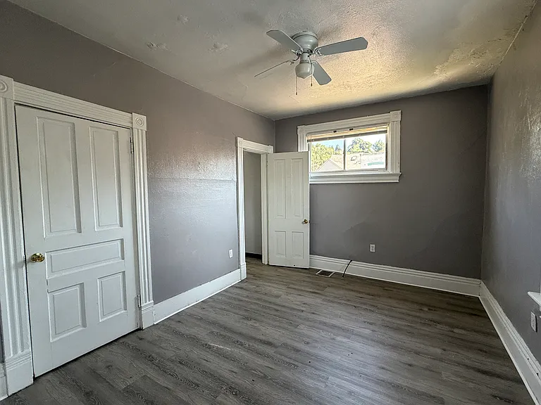 133 2nd St #2 — Photo 5
