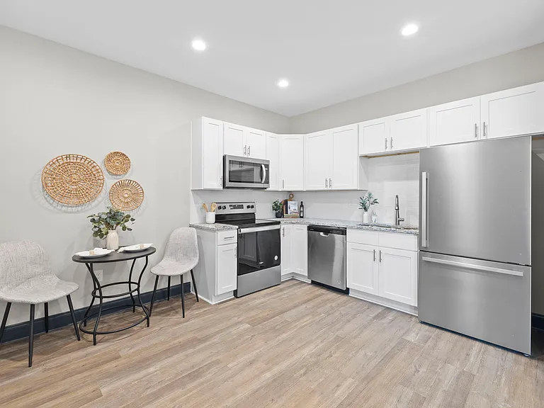 591 Fairfield St #591 — Photo 4