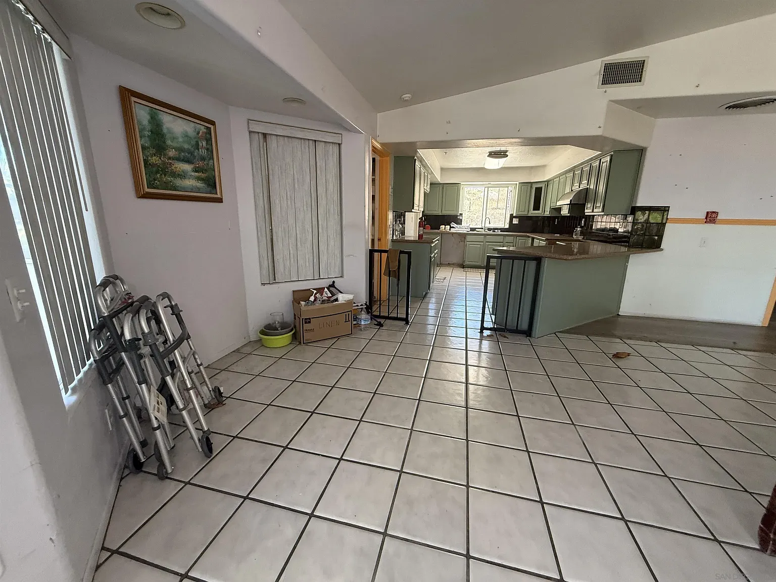11 bed, 8.0 bath, 4712 sqft, $15,000 — Photo 2