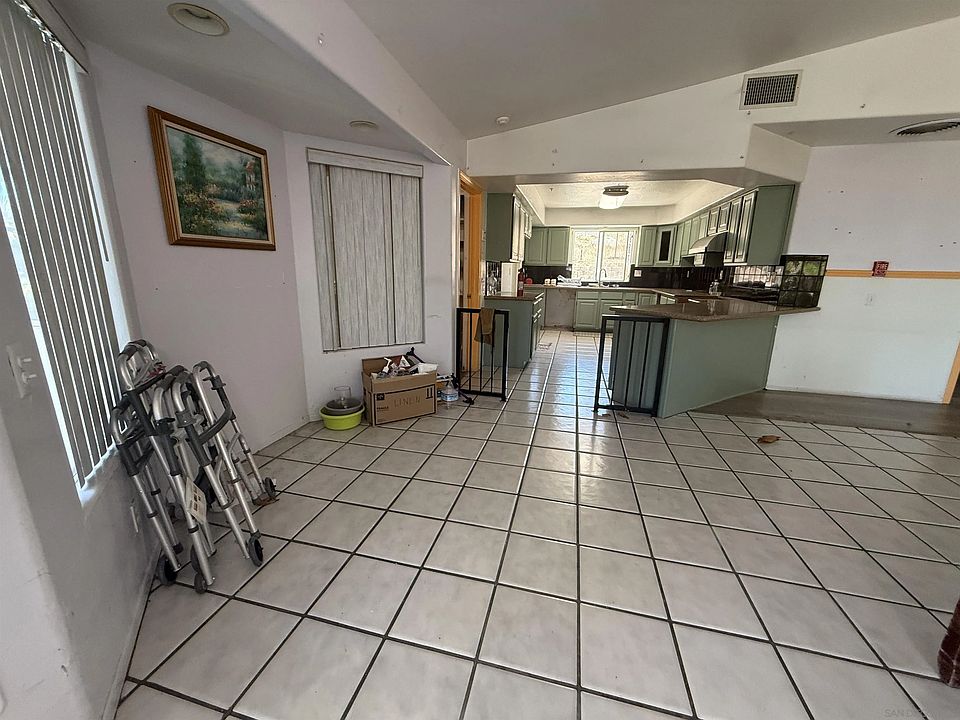 2nd image of 16031 Pomerado Rd