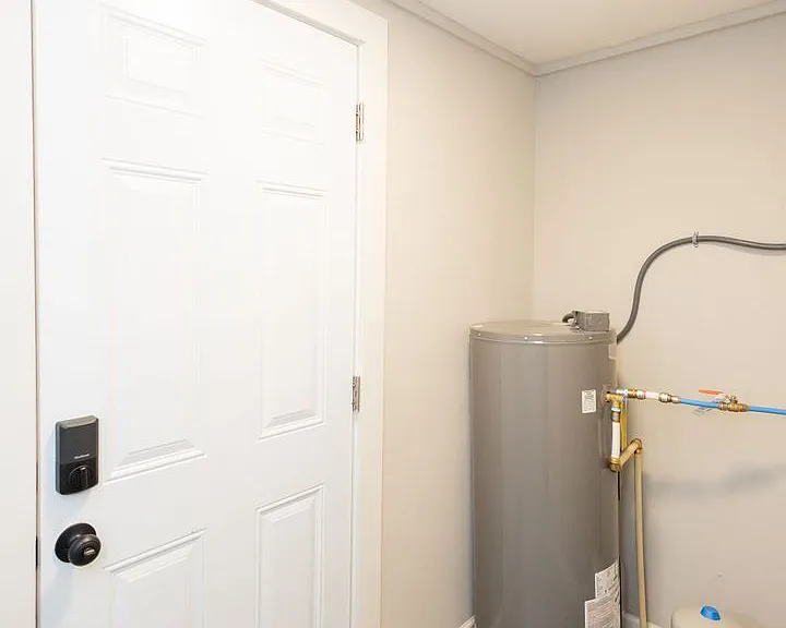 519 W Cherry St — Photo 14