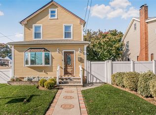 37 Nassau Pkwy, Hempstead, NY 11550