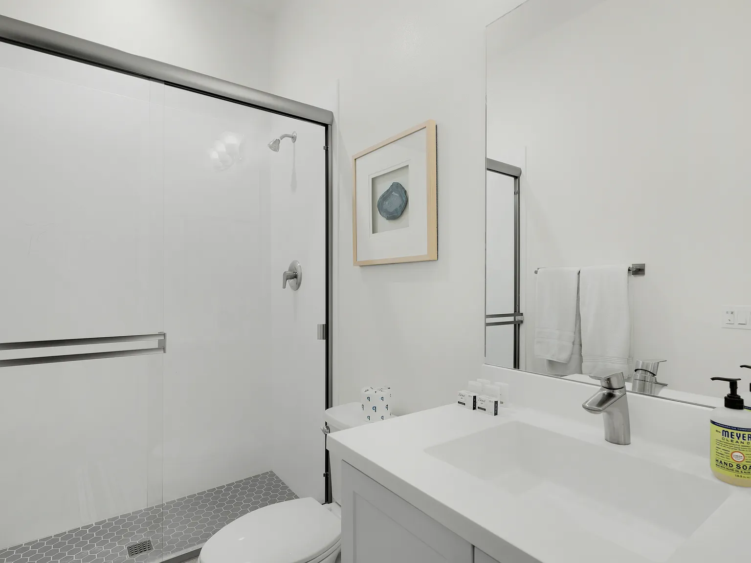 3 bed, 2184 sqft, $9,500 — Photo 4