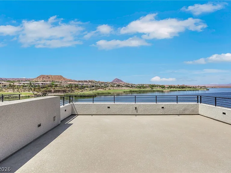 66 Lakefront Dr — Photo 60