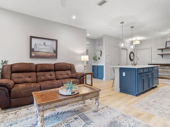 4th image of 2501 Bienville Blvd #322