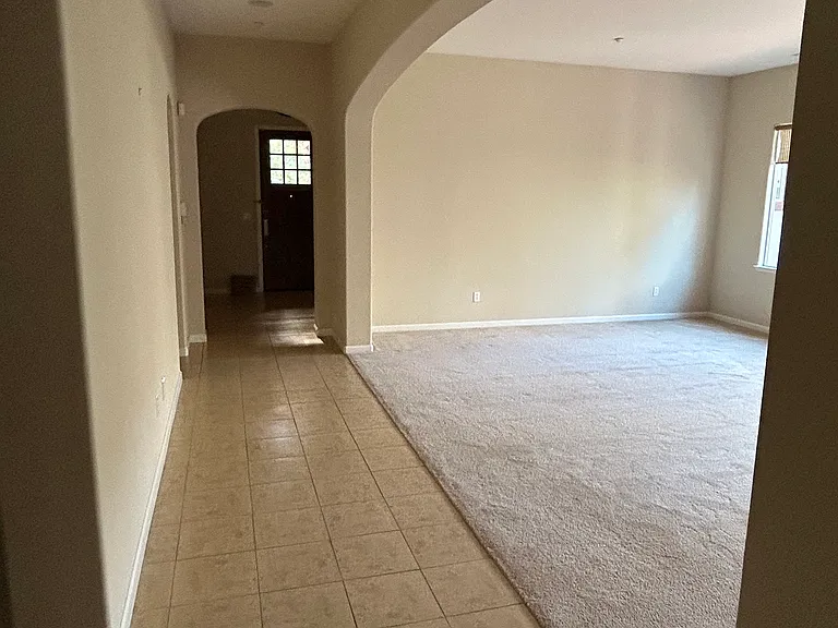 7668 Galloway Ct — Photo 4