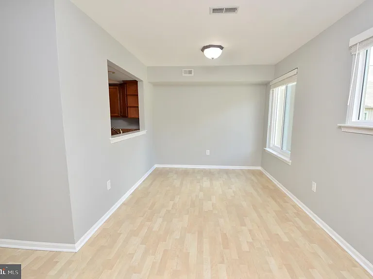 340 Woodlake Dr — Photo 8