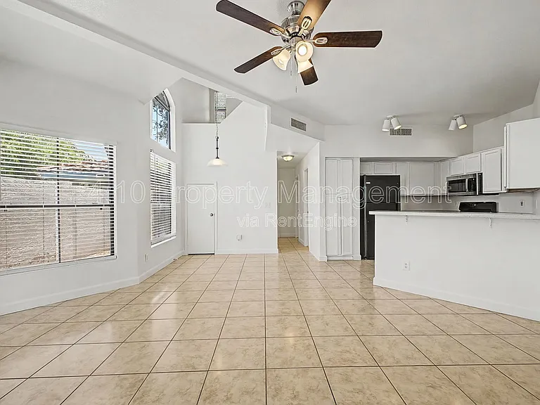 280 S Elizabeth Way #37 — Photo 1