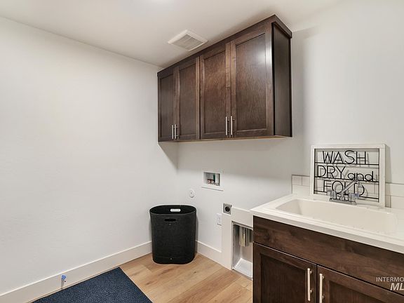 3rd image of 1697 Tule Dr