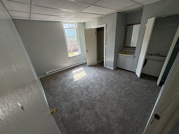 5th image of 622 W Ash St