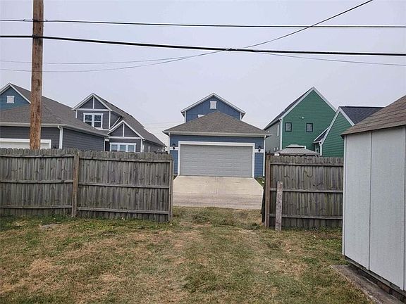 3rd image of 1804 N Yandes St