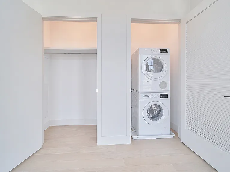 658 Driggs Ave #5D — Photo 3