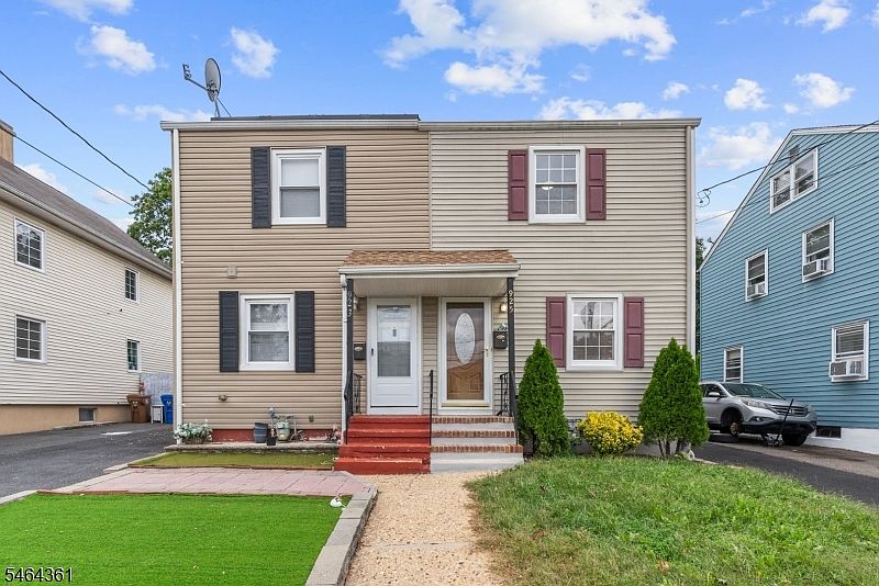 1st image of 925 Middlesex St