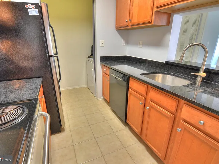 1710 Abercromby Ct #K — Photo 19