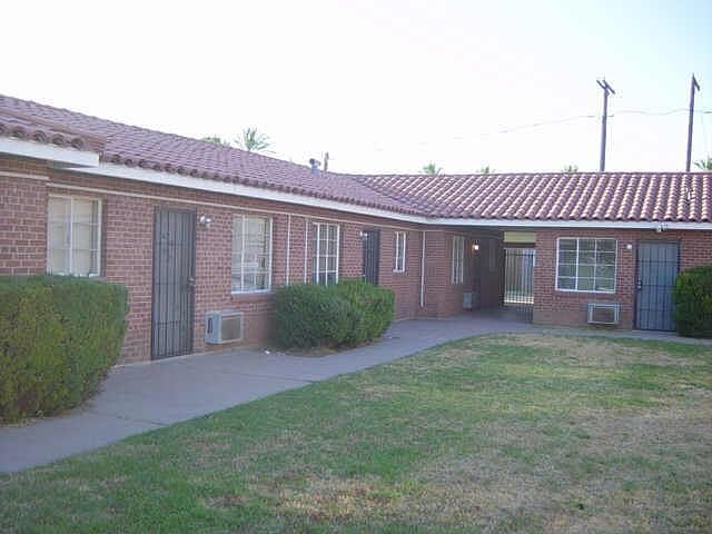 2nd image of 1322 W ROOSEVELT Street