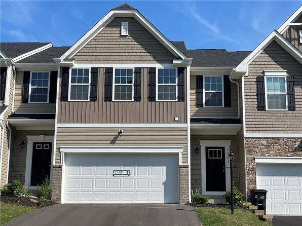 1905 Canterbury Dr N, Fayette, PA 15126