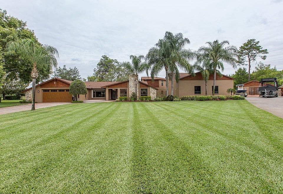 1st image of 10930 Earhart Dr