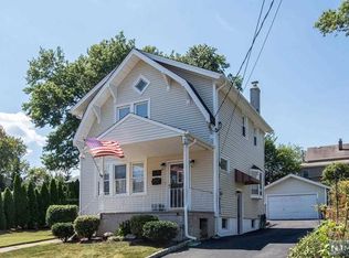 48 Haring St, Bergenfield, NJ 07621