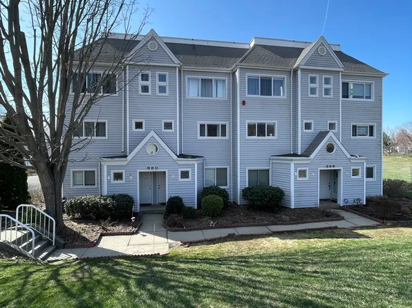 267 Melba Street APT D8, Milford, CT 06460