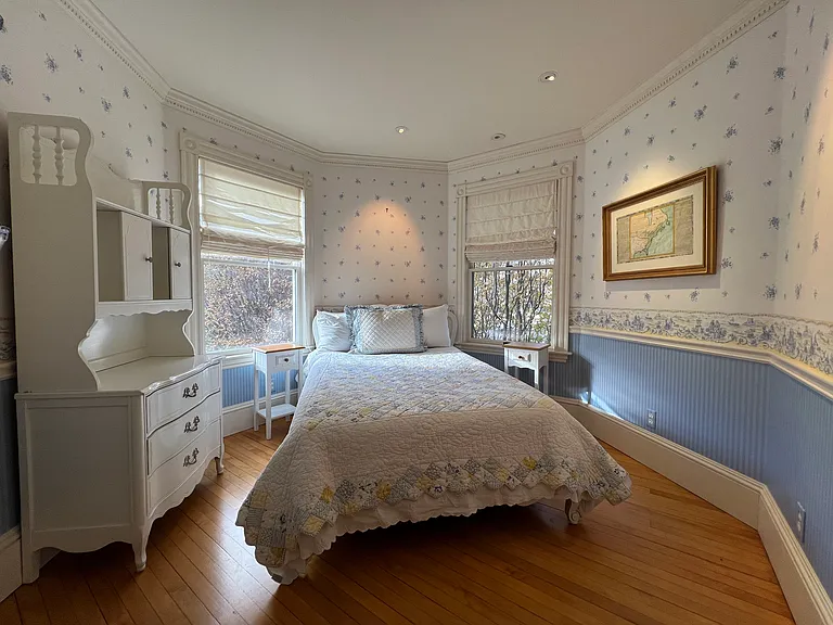 12 Brook St — Photo 5