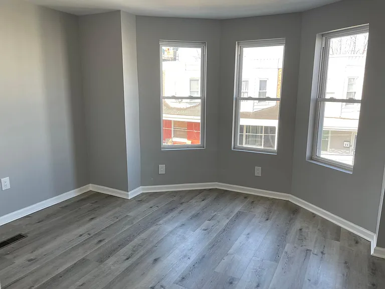 1806 S 19th St #2 — Photo 5