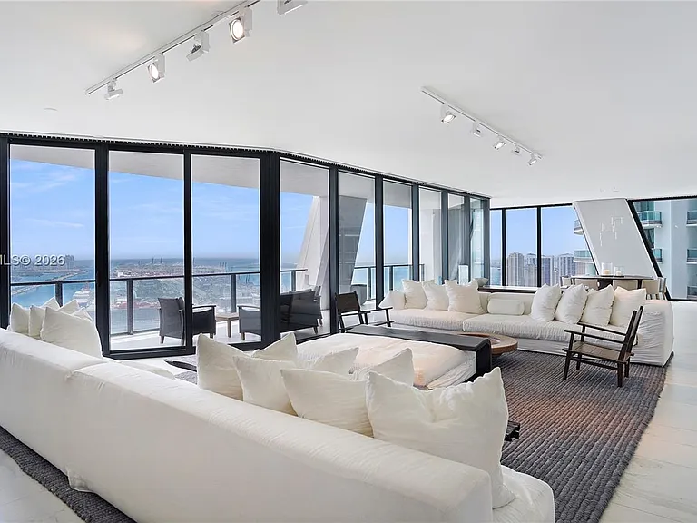1000 Biscayne Blvd #4401 — Photo 5