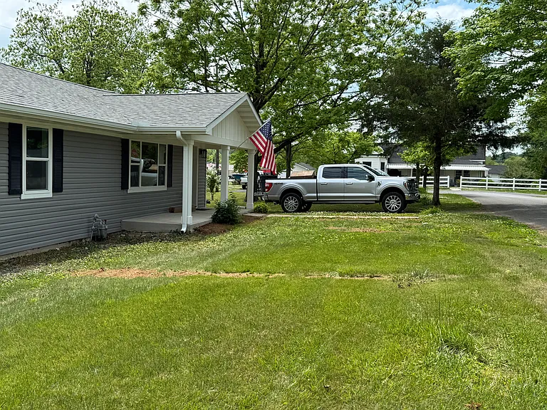 124 S Chestnut St — Photo 2