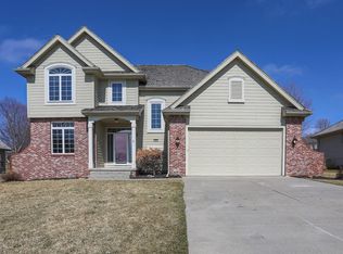 306 Forest Glen Dr, Council Bluffs, IA 51503