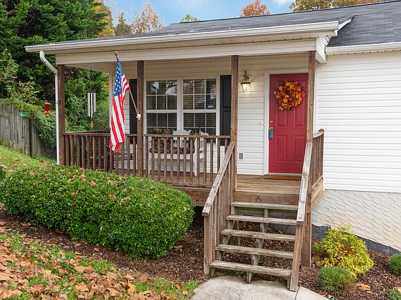4th image of 1053 Harvest Knoll Ln