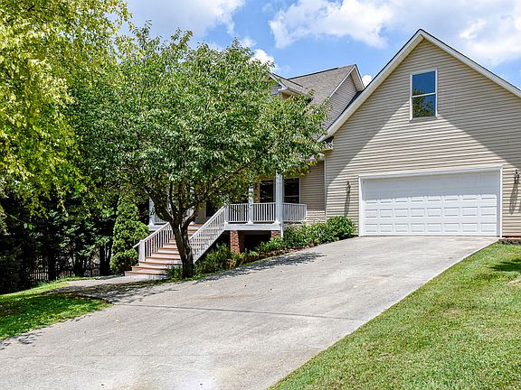 2nd image of 1006 Sandy Ct