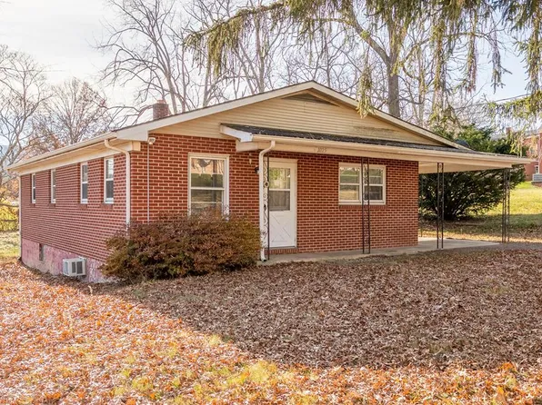 1025 W Washington St, Wytheville, VA 24382