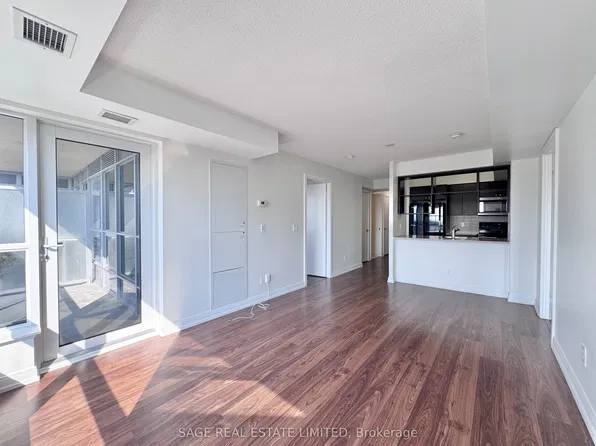 181 Village Green Sq, Toronto, ON