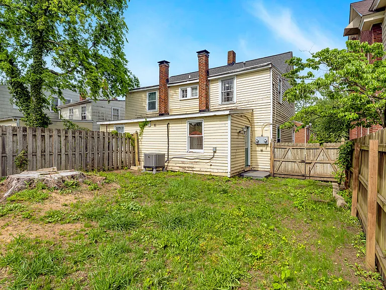 206 Princess Anne St — Photo 22