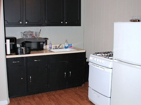 3rd image of 967 Church St