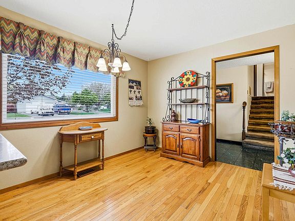 5th image of 800 N Reed Pl