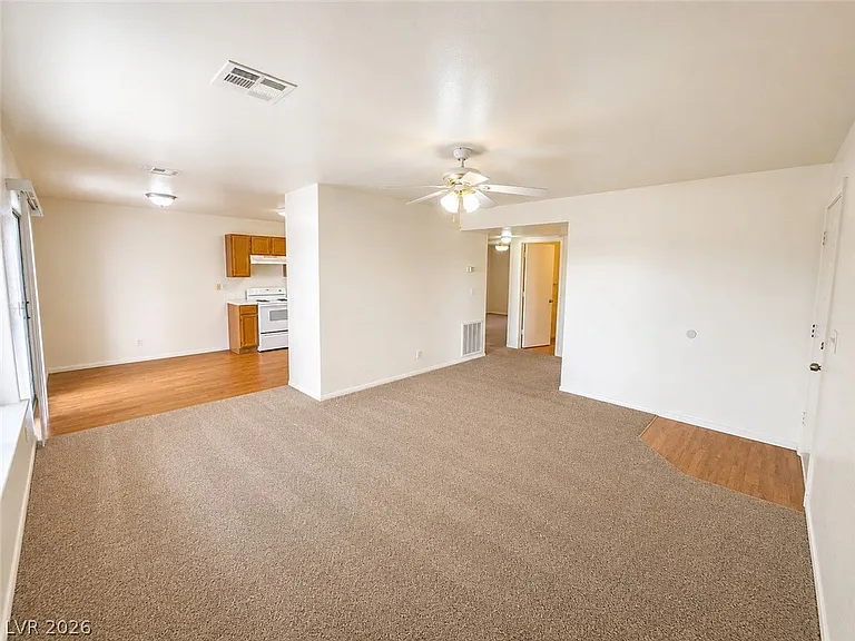 561 E Bourbon St #B — Photo 7