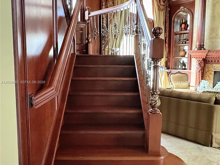 10445 Canterbury Ct — Photo 16