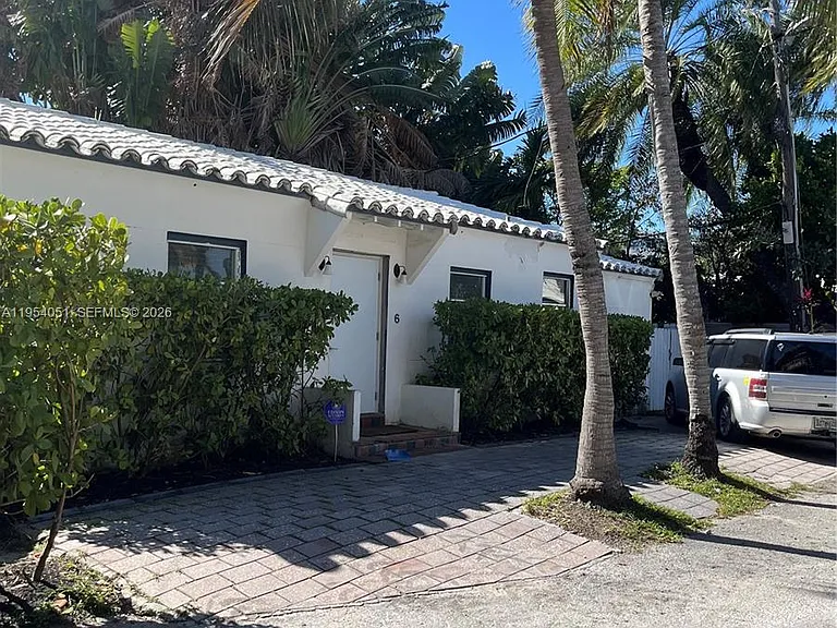 6 Farrey Ln — Photo 1