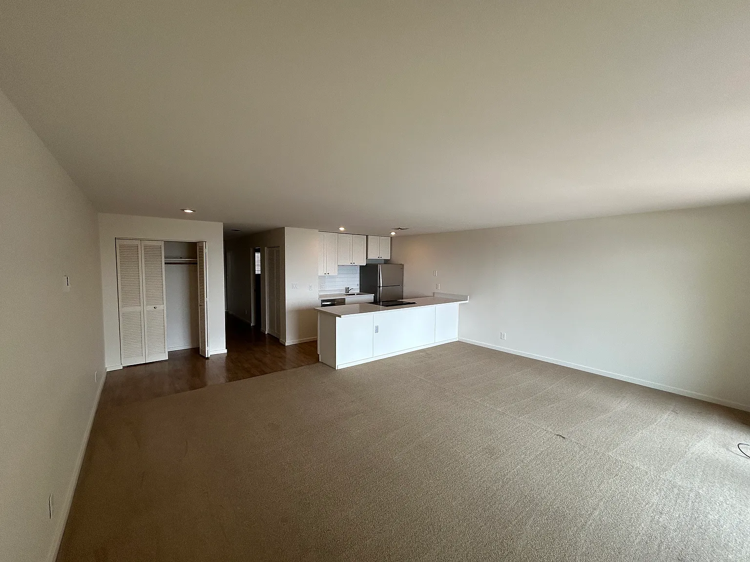 1 bed, 745 sqft, $2,900 — Photo 2