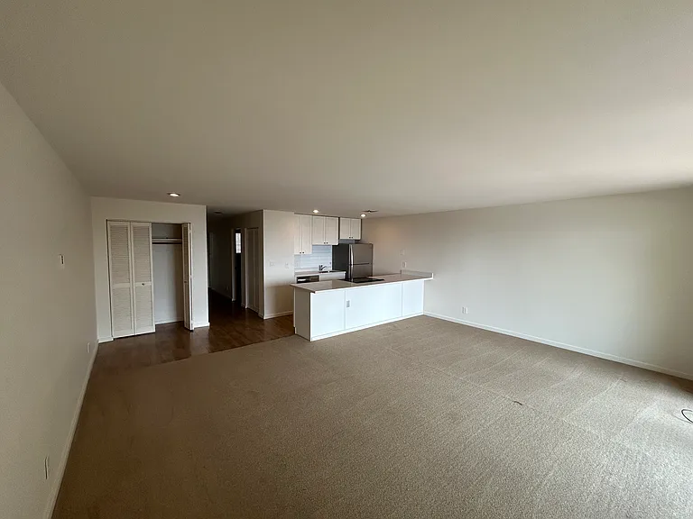 303 10th Ave S #302 — Photo 5