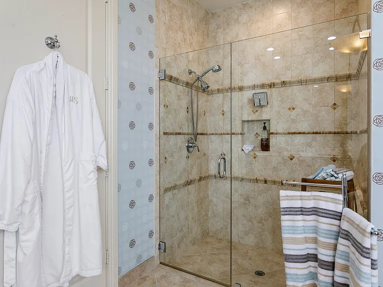 6700 Fox Hollow Dr — Photo 22