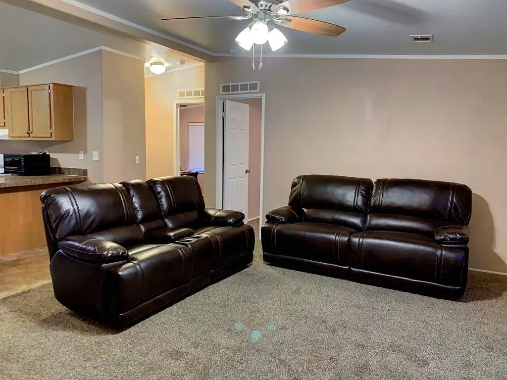 Fully Furnished Nice 3BR/2BA Home — Photo 3