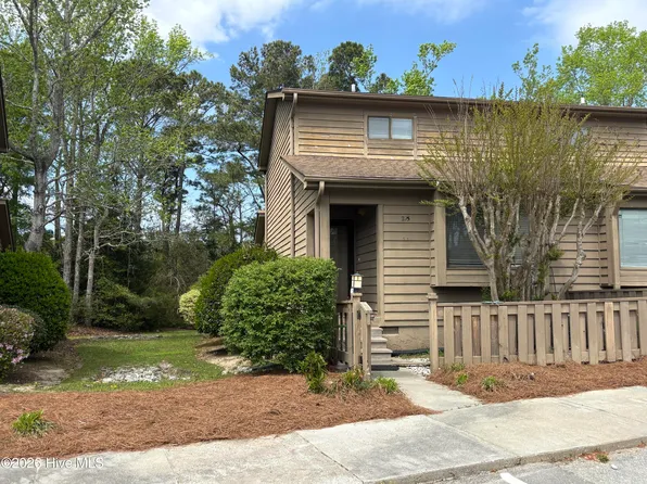 215 Saint Luke Ct, Wilmington, NC 28409