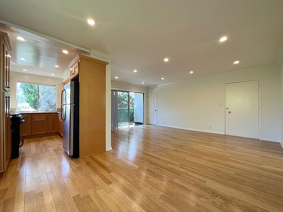 3rd image of 8219 Norton Ave APT 10