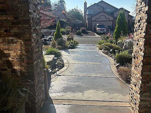 2nd image of 4814 Hartwick Rd