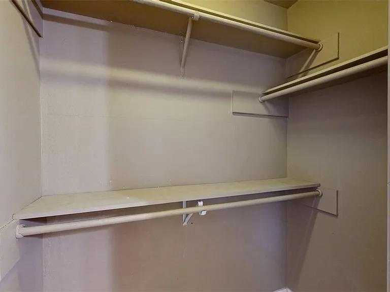 1724 Boardwalk Ct — Photo 23