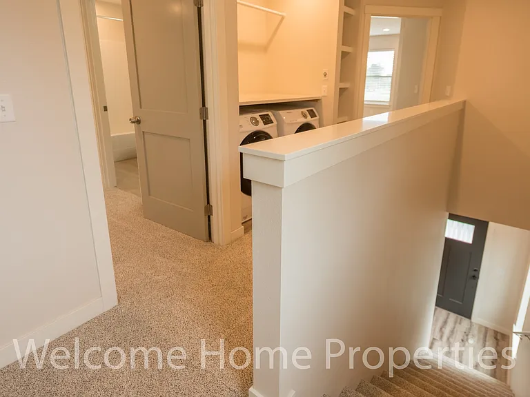 2 NE Hadley Way — Photo 13