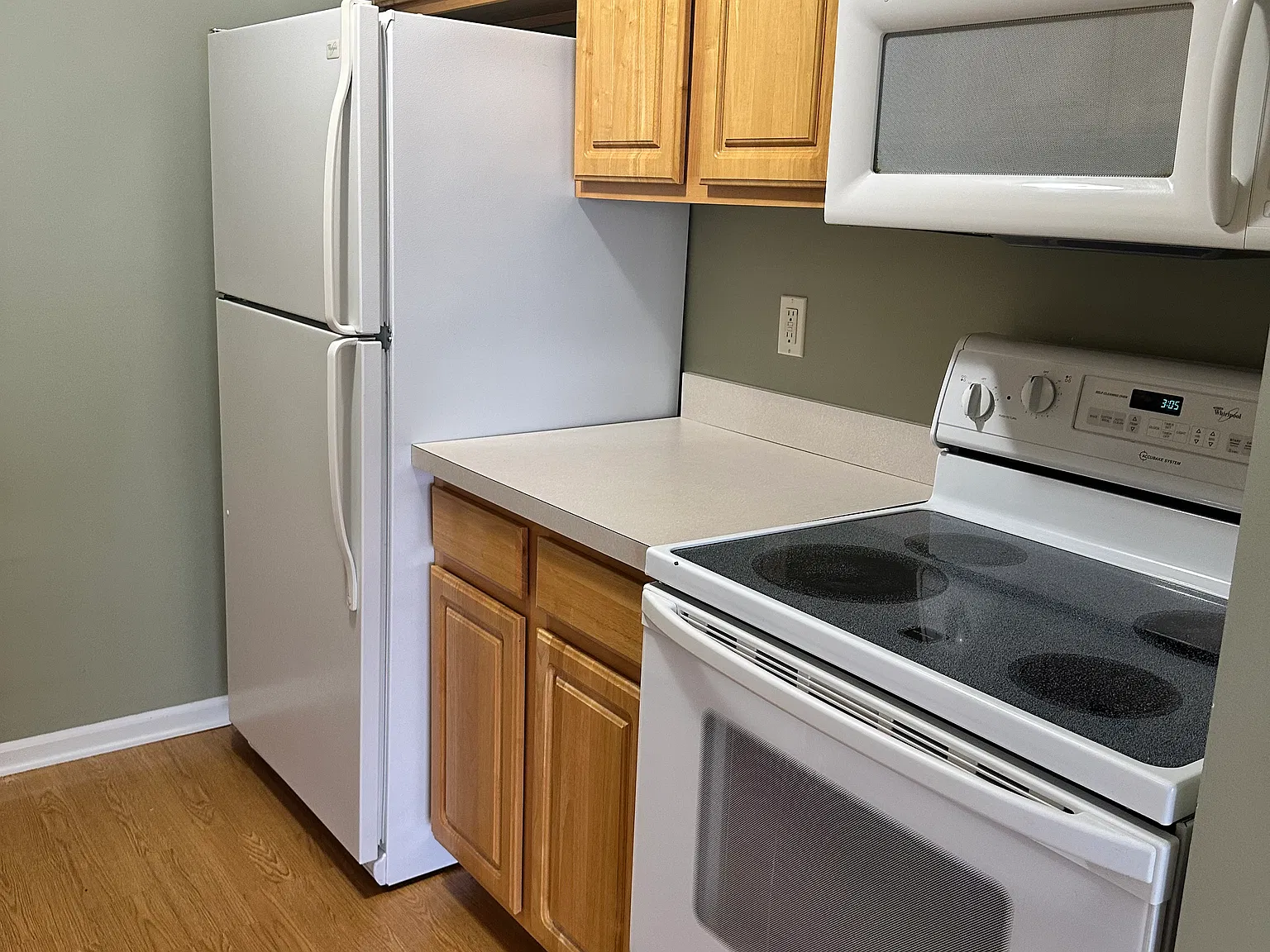 2 bed, 1025 sqft, $1,200 — Photo 4